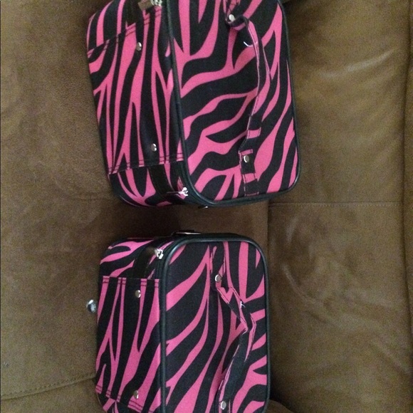 Overnight bags with two small bags each - Picture 8 of 8